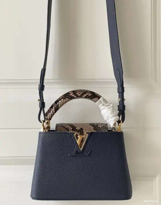 VUITTON LOUIS MINI CAPUCINES 0528